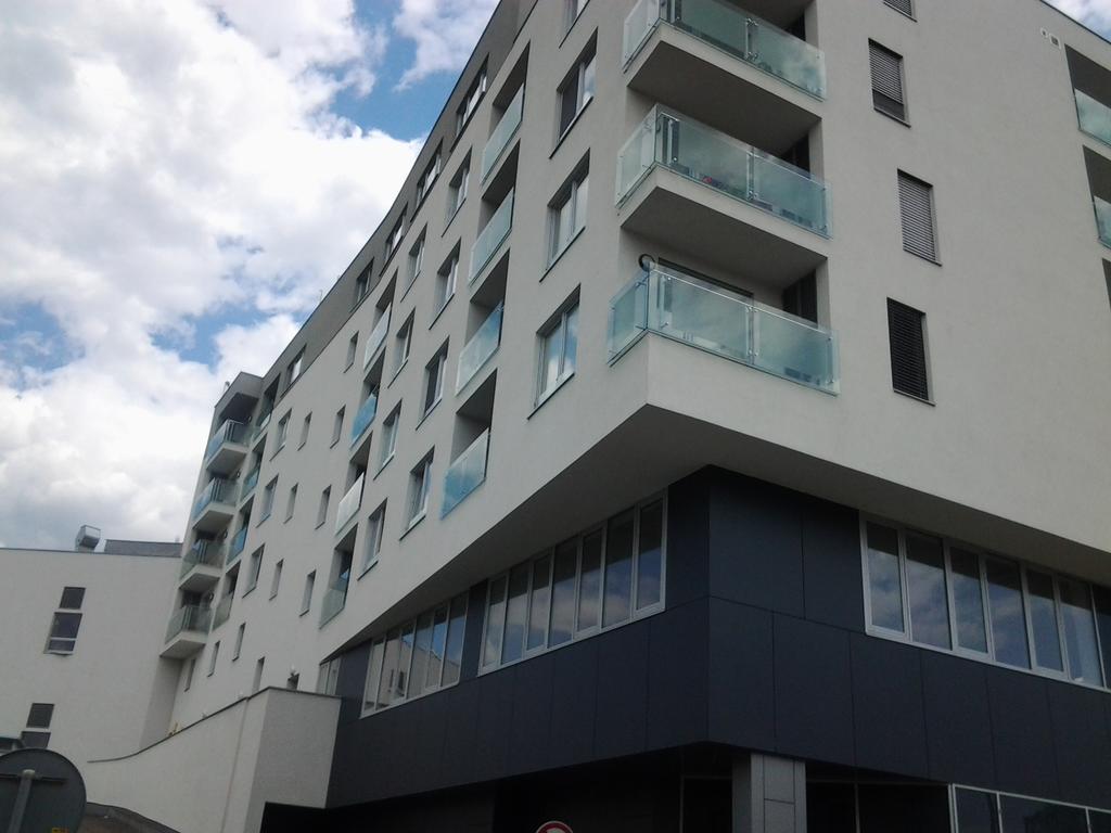Apartman Halex Centrum City Aupark Πιεστάνυ Εξωτερικό φωτογραφία