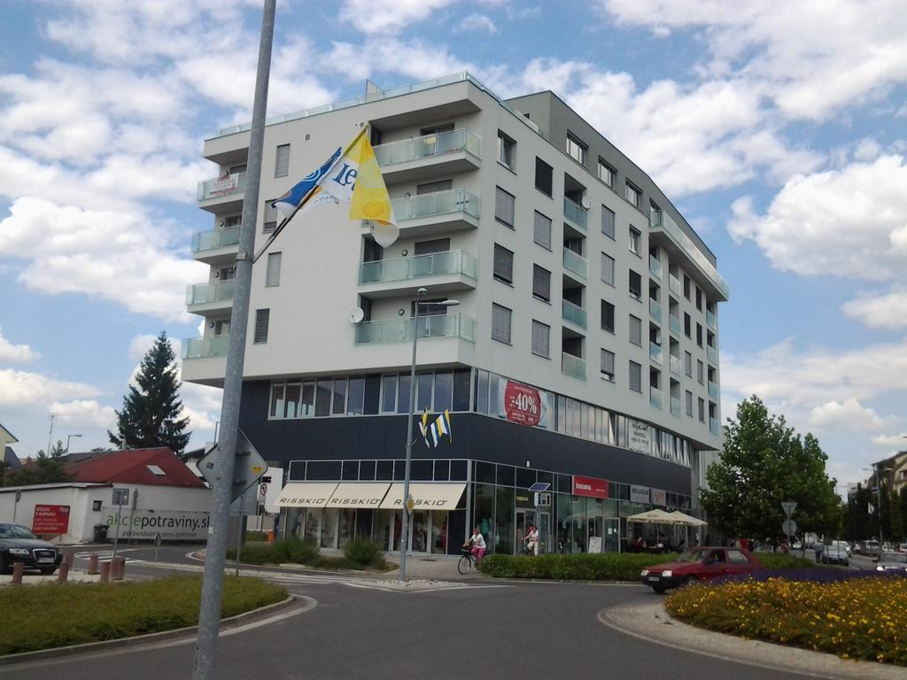 Apartman Halex Centrum City Aupark Πιεστάνυ Δωμάτιο φωτογραφία