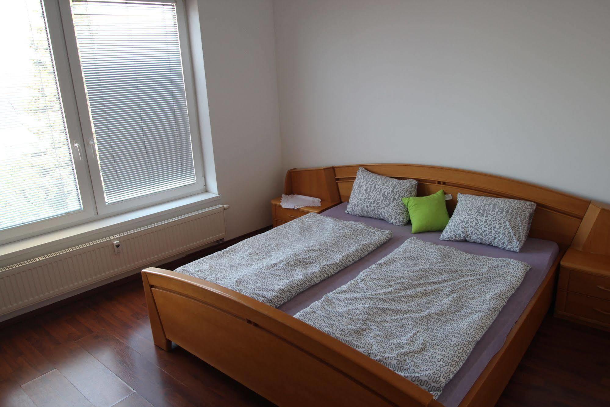 Apartman Halex Centrum City Aupark Πιεστάνυ Εξωτερικό φωτογραφία